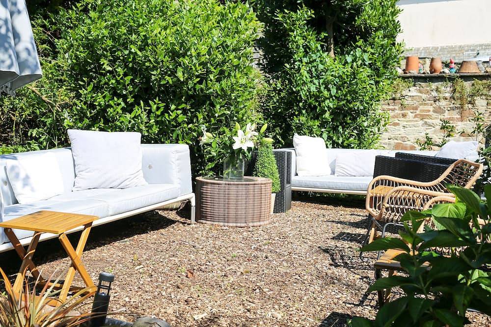 Towerhill-a stunning 15th century property in Bodmin, newly renovated, sleeps 10 in Bodmin, Cornwall