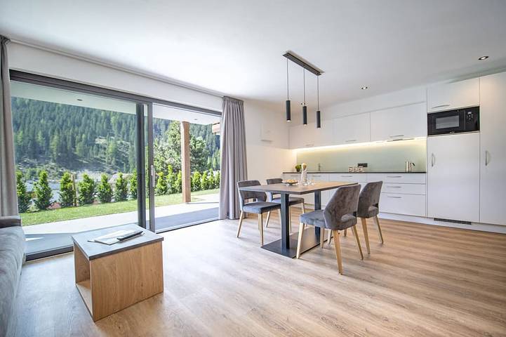 Chalet voor 6 personen, met balkon en tuin in Gherdëina