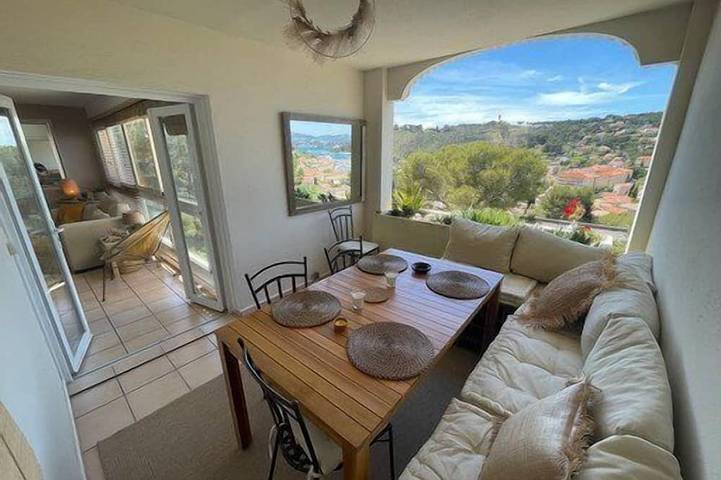 Gîte pour 5 personnes, avec piscine dans Office De Tourisme De Saint Mandrier