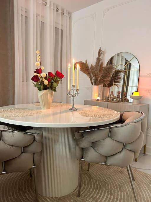 Appartement entier, Luxueux Appartement Jacuzzi proche de Paris in La Celle-Saint-Cloud, Yvelines