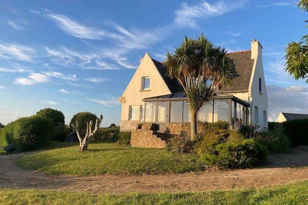 Kermartin - vue imprenable sur la baie de Morlaix in Plouezoc'h, Ceinture Dorée
