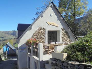 Maison de campagne pour 15 personnes, avec terrasse et vue, animaux acceptés à ENS