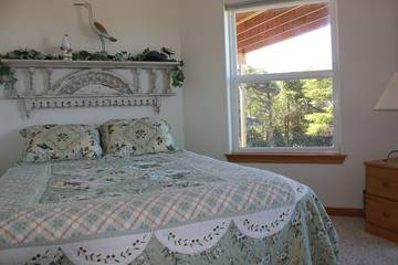 Vacation Home for 11 Guests in Arch Cape, Oregon Coast, Picture 1