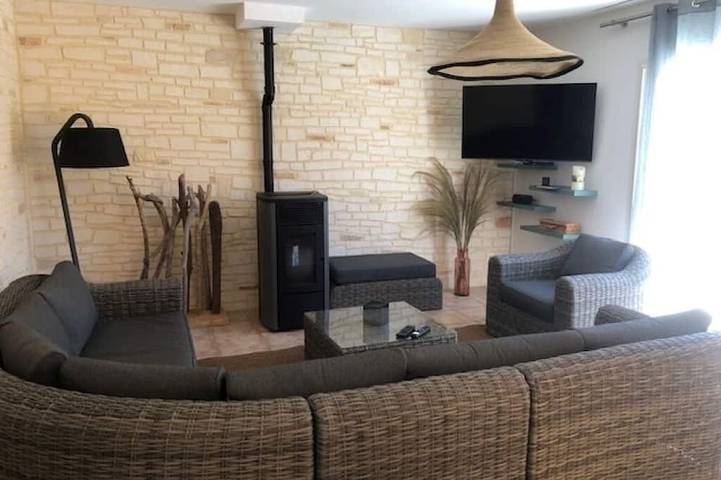 Location de vacances pour 8 personnes, avec jardin à Saint-Marcel-de-Careiret - 2