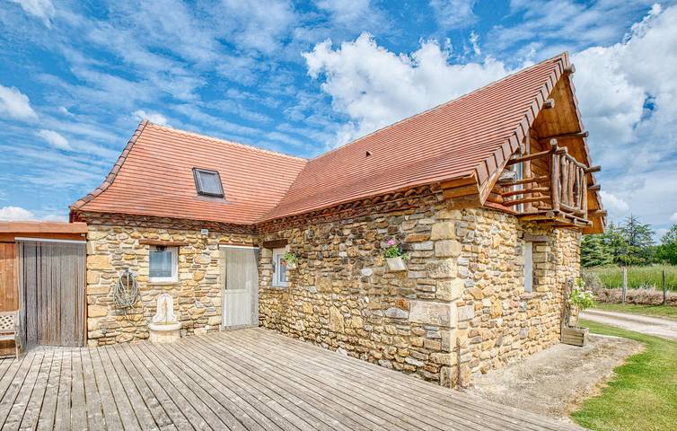 Location de vacances pour 5 personnes, avec jardin ainsi que piscine et terrasse dans Périgord Vert - 2