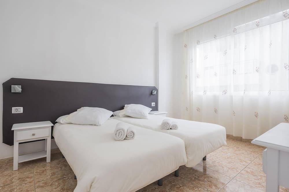 Ganze Wohnung, Schöne Wohnung eine Minute vom Strand entfernt in Playa San Juan, Guía de Isora