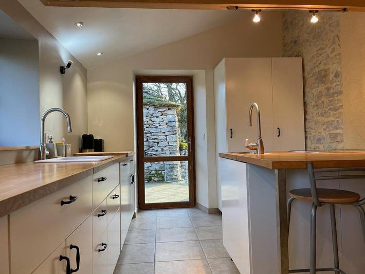 Location de vacances pour 4 personnes, avec jardin ainsi que vue et piscine à Calvignac - 4