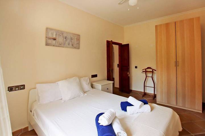 Villa Can Massienet, charming village house with pool and clear views in Búger in Búger, Mallorca Inselmitte