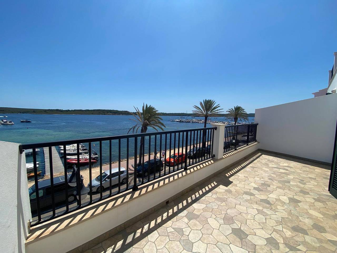Apartamento entero, Apartamento de vacaciones para 5 personas con balcón in Fornells, Es Mercadal