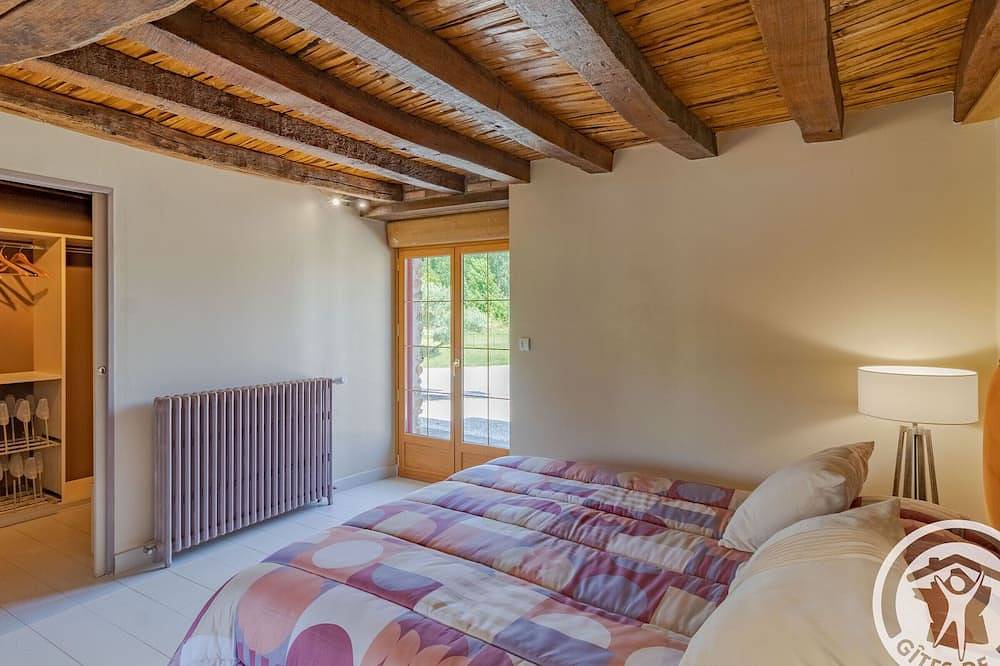 Gîte familial avec piscine privée, proche d'Angers et du Zoo de La Flèche in Échemiré, Vallée de la Loire