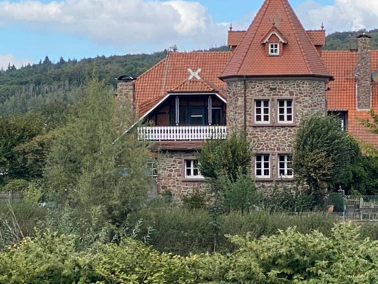 Appartement entier, Appartement 'Ruhrwaldblick' avec balcon et Wi-Fi in Arnsberg, Arrondissement du Haut-Sauerland