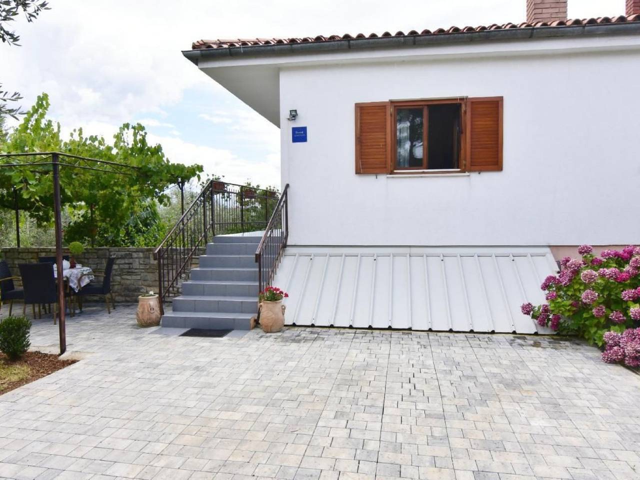 Entire apartment, In Savudrija mit Privatem Garten und Panoramablick in Umag, Umag Region