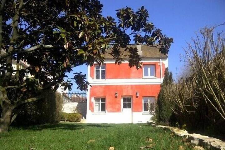 Location de vacances pour 2 personnes, avec Terrasse et Jardin à Saint-Nom-la-Bretèche