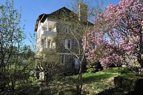 Gite de France 14 people in Uzerche, Tulle region