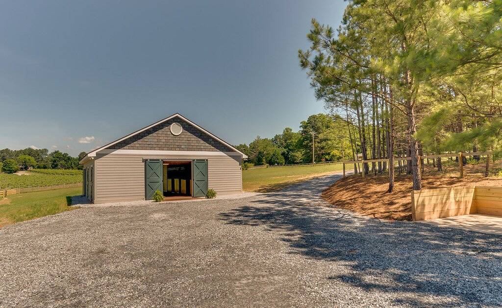 Hufeisenhügel | 10 Minuten nach Tiec | Ställe und Weide auf Anfrage erhältlich in Polk County NC