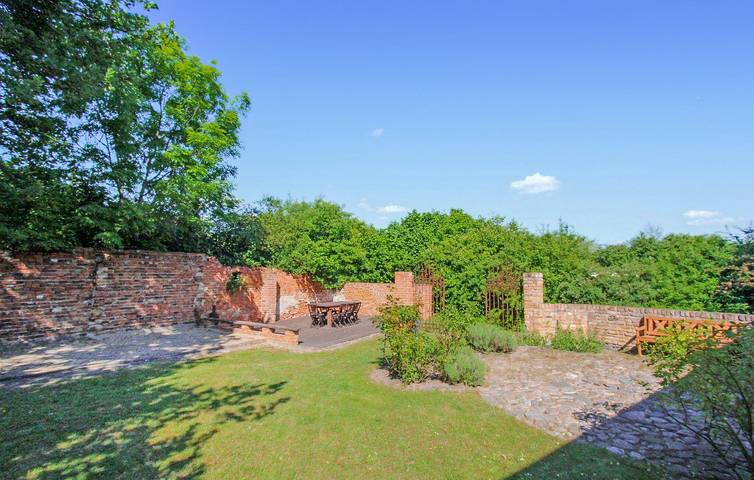 Ferienhaus für 16 Personen, mit Terrasse und Garten in Möllenhagen - 3