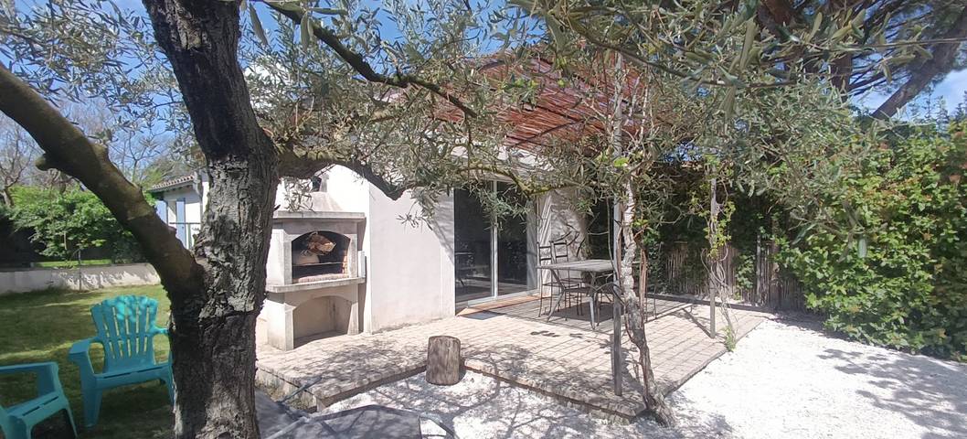 Gîte pour 4 personnes, avec terrasse et jardin dans les Bouches-du-Rhône - 2