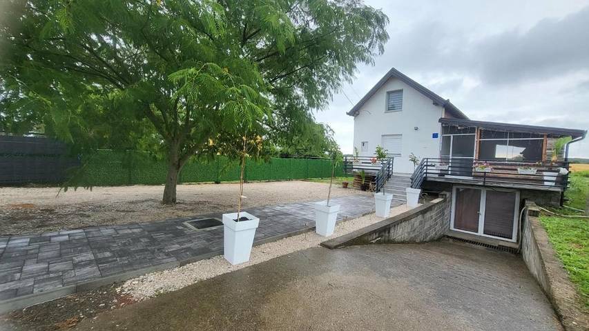 Ferienhaus für 16 Personen, mit Garten und Ausblick - 1