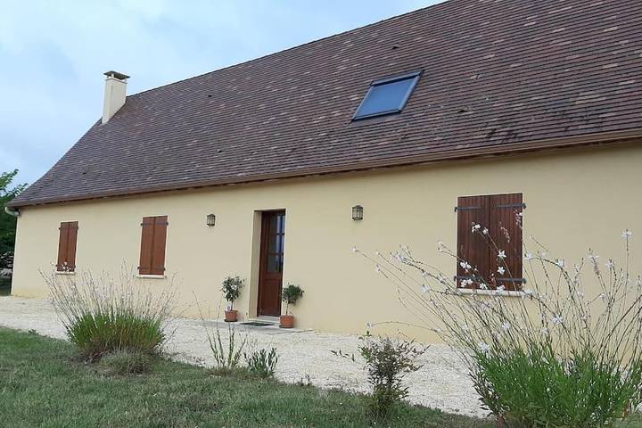 Location de vacances pour 6 personnes, avec terrasse et vue ainsi que piscine et jardin à Limeuil - 3