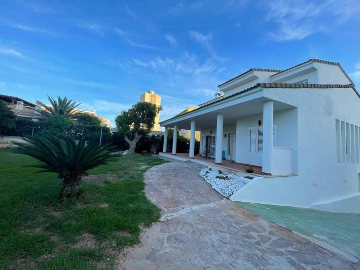 Finca für 8 Personen, mit Balkon und Terrasse sowie Garten und Ausblick in Valencia