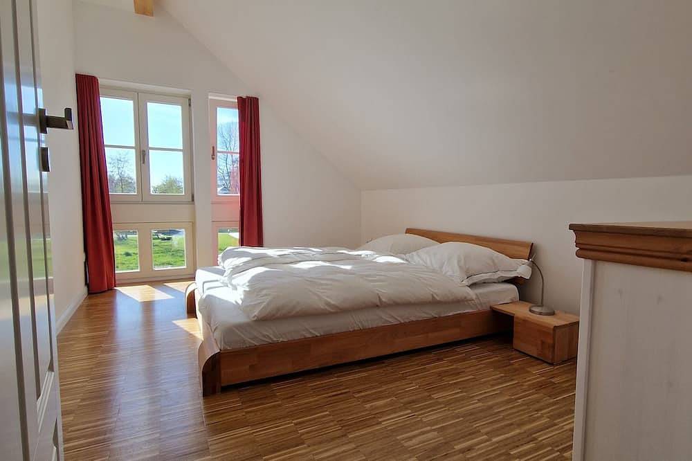 Traum-Fachwerkhaus für 8-10 Gäste,150 qm Wohnen,1000 qm Garten, 200 m vom Bodden in Wiek, Rügen