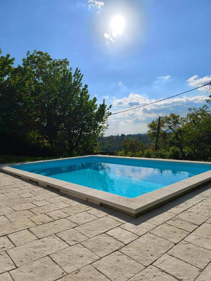 Villa pour 6 personnes, avec jardin ainsi que vue et piscine, animaux acceptés à Zagreb - 4