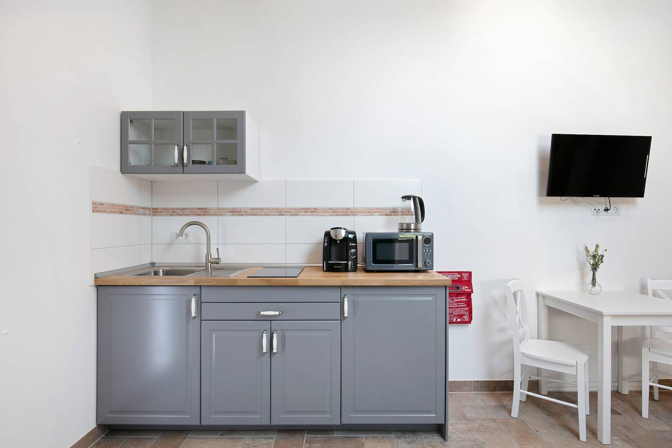 Entire studio, Studio Apartment 'Apartment 7 - Nuthefließ' with Shared Terrace and Wi-Fi in Wietstock, Ludwigsfelde