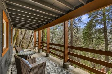 Log Cabin for 9 Guests in Lake Arrowhead, San Bernardino County, Picture 1