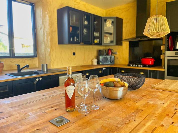 Location de vacances pour 8 personnes, avec piscine et jardin, animaux acceptés à Douzillac - 2