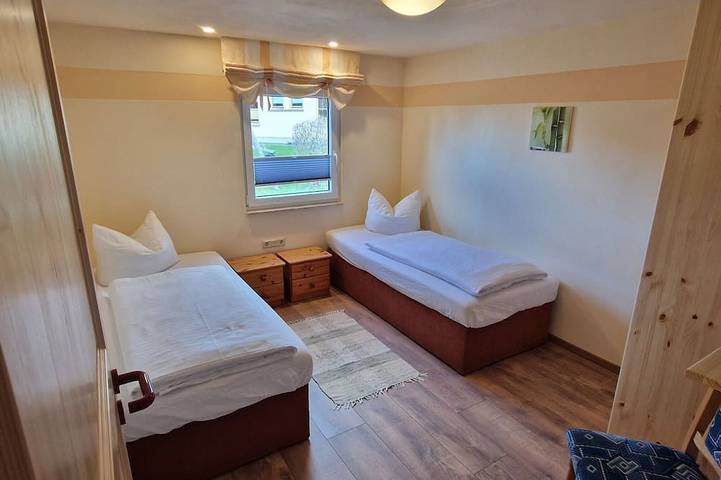 Ganze Wohnung, Apartment-Komfort-Ensuite mit Dusche-Terrasse in Schirgiswalde, Schirgiswalde-Kirschau