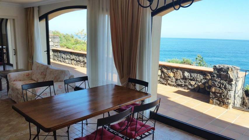 Apartamento para 5 personas, con Balcón y Terraza además de Jardín y Piscina en Los Realejos