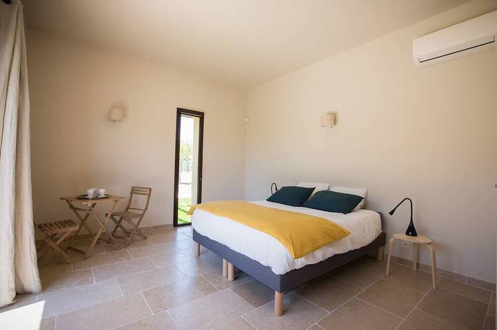 Location de vacances pour 14 personnes, avec jardin ainsi que jacuzzi et sauna à Argilliers - 2