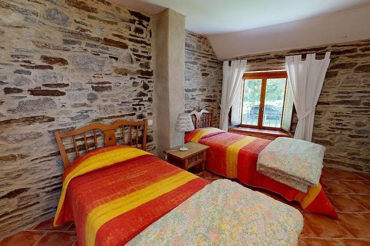 Gîte pour 4 personnes, avec jardin et terrasse, animaux acceptés à Les Martys - 3