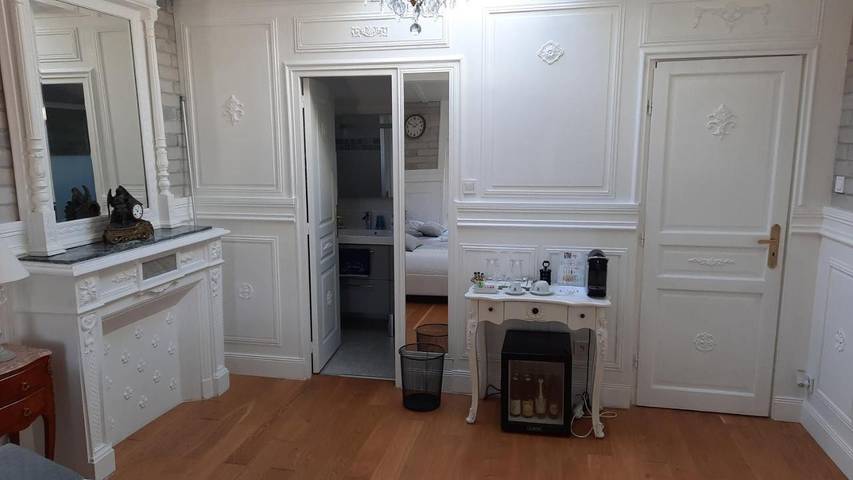 Location de vacances pour 2 personnes, avec vue ainsi que jardin et piscine à Saint-Ciers-de-Canesse - 2