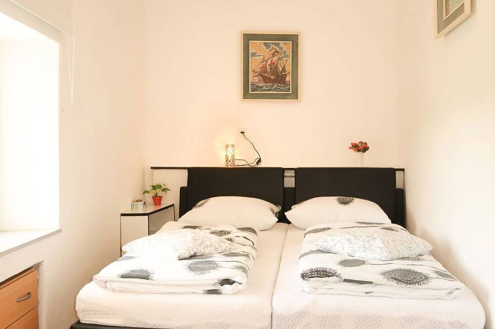 Margeta by Interhome in Lakmartin, Krk (isla)