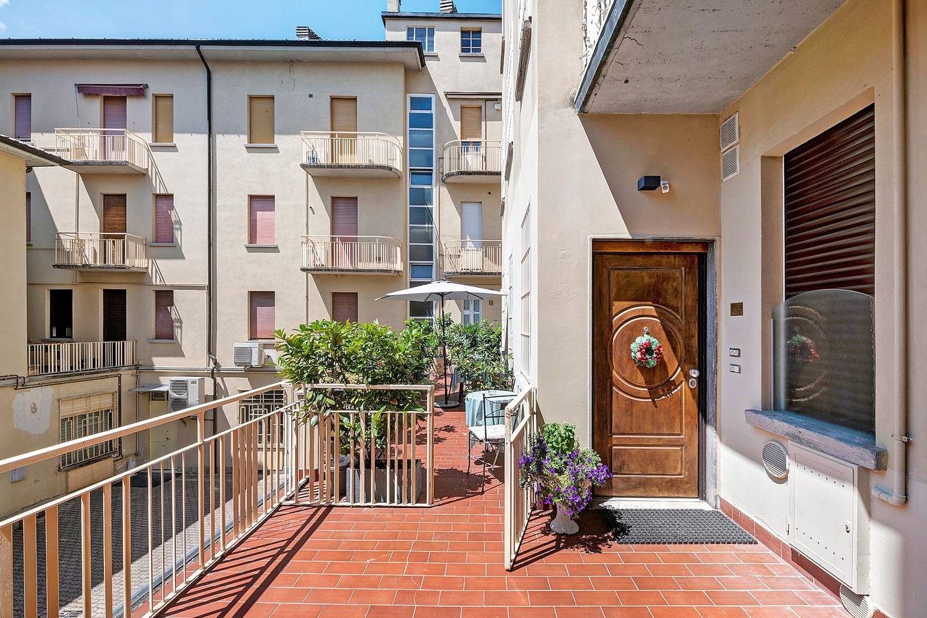 Chambre King Deluxe Segantini pour petits groupes et familles in Lecco, Alpes bergamasques occidentaux