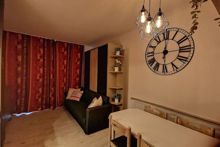 Gîte pour 4 personnes, avec piscine et sauna ainsi que balcon et jacuzzi dans Golf De Cap Esterel - 4