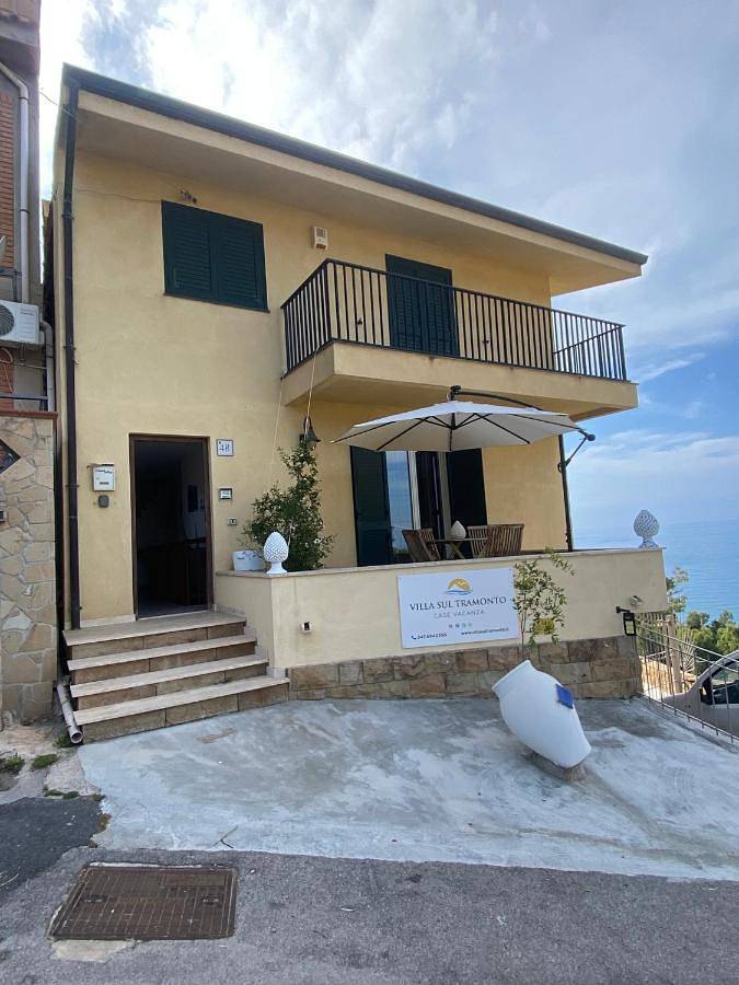 Appartement entier, Apartment with Terrace in Castel di Tusa, Tusa