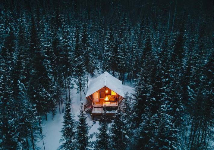 Tente pour 2 personnes, avec balcon et jacuzzi dans Canada