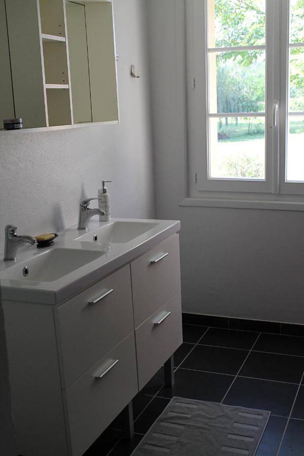 Charmante chambre dans un cadre bucolique in Châteauneuf-de-Galaure, Région de Valence