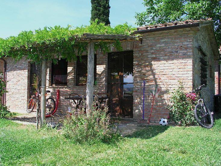 Ganze Ferienwohnung, Ferienwohnung mit großer eigener Laube und Holzofen in Monteleone d'Orvieto, Perugia Provinz