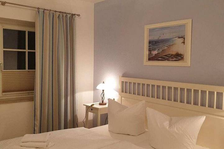 Ferienhaus für 3 Personen, mit Terrasse und Sauna in Middelhagen - 2