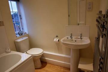 Log Cabin for 6 People in Thorpe Park, Surrey, Photo 3