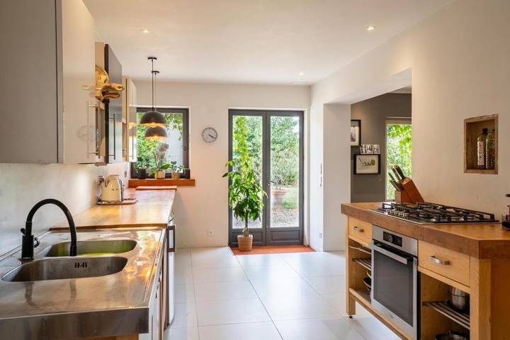 Villa pour 8 personnes, avec Balcon et Terrasse ainsi que Jardin et Vue