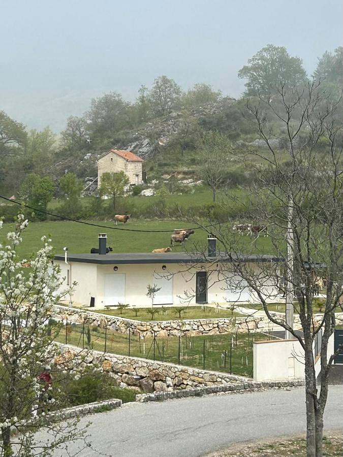 Location de vacances pour 8 personnes, avec jardin à Bézaudun-les-Alpes