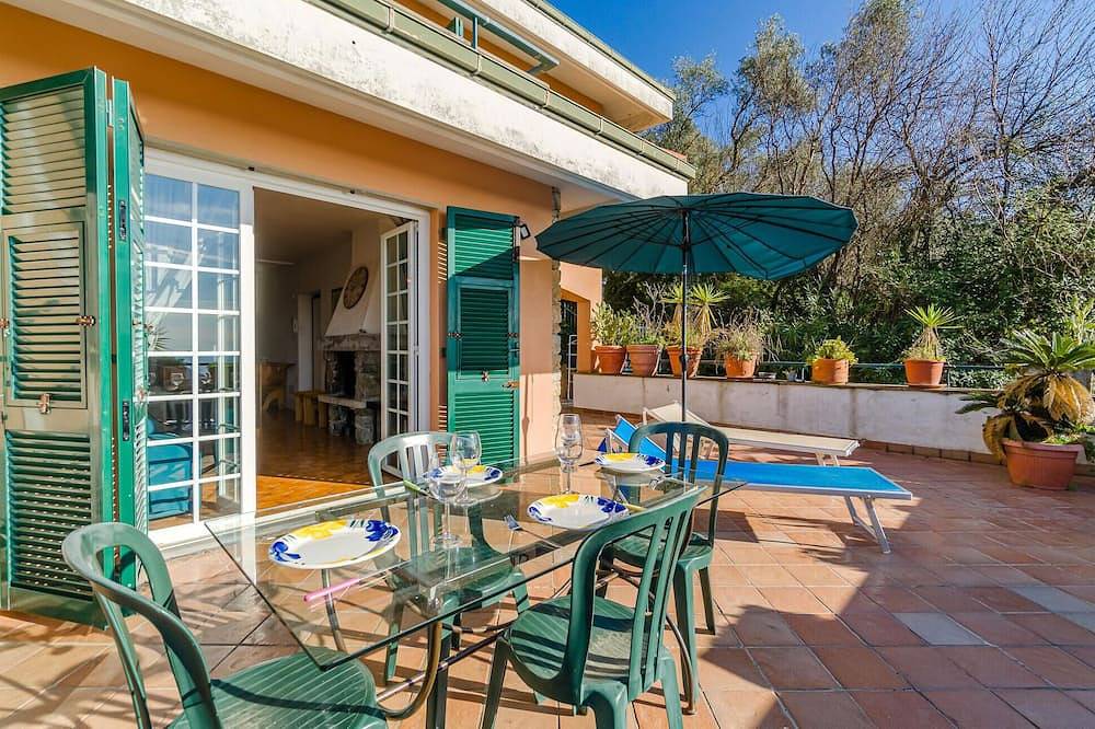 Pet friendly home in Leivi with Wifi in Leivi, Riviera di Levante