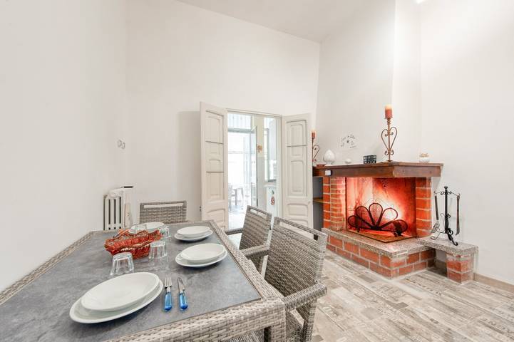 Entire apartment, 'Salento Dream' Apartment with Private Terrace, Garden and Wi-Fi in Trepuzzi, Lecce Province