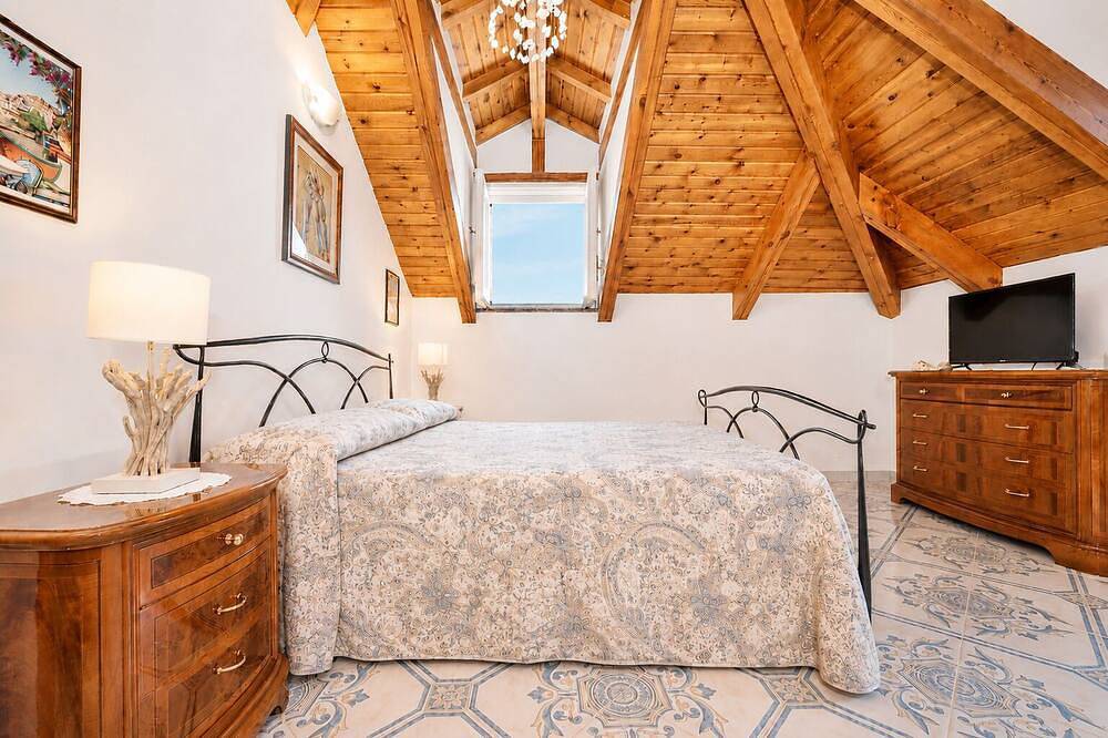 Cozy Attic in the Heart of the Pearl of the Amalfi Coast in Minori, Sorrento Coast