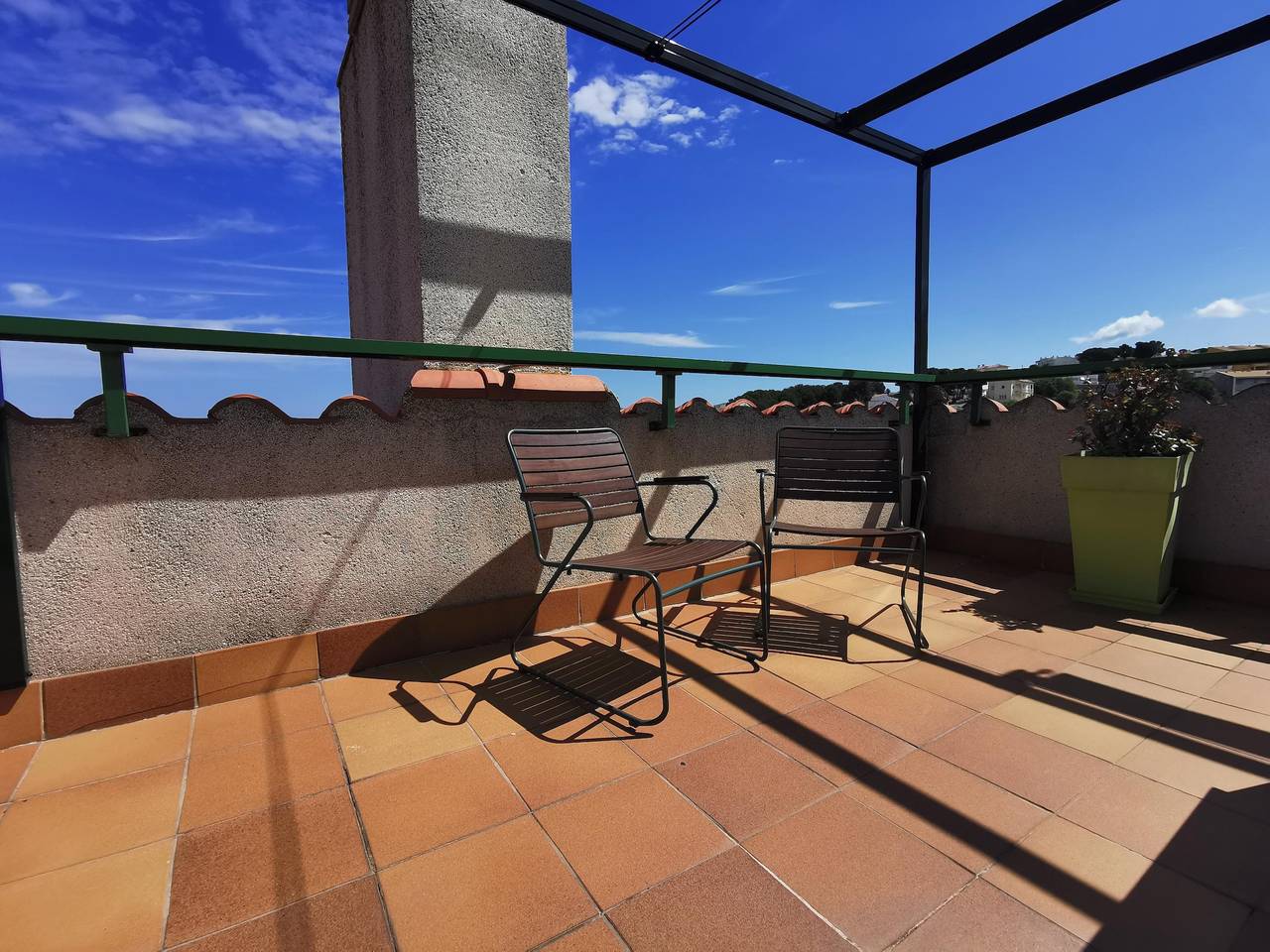 Apartamento entero, Ático con vistas panorámicas de Llançà y piscina in Llansá, Alt Empordà
