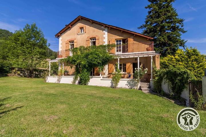 Gîte pour 9 personnes, avec jardin et balcon